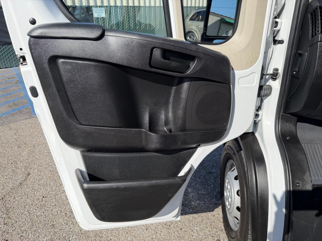 Ram ProMaster Vehicle Full-screen Gallery Image 30