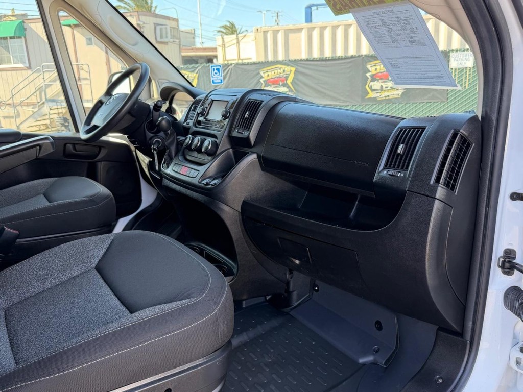Ram ProMaster Vehicle Full-screen Gallery Image 35