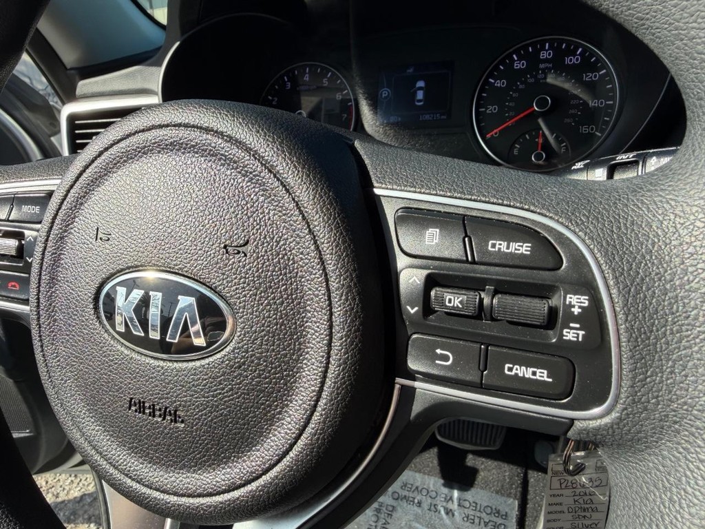 Kia Optima Vehicle Full-screen Gallery Image 29