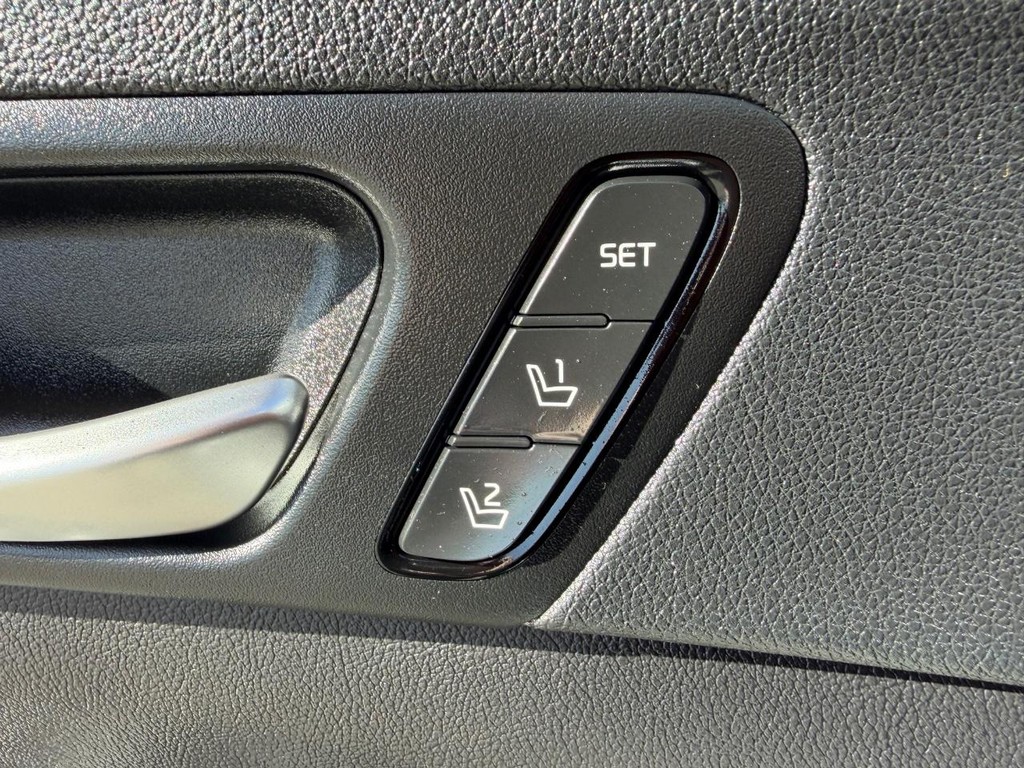 Kia Optima Vehicle Full-screen Gallery Image 32