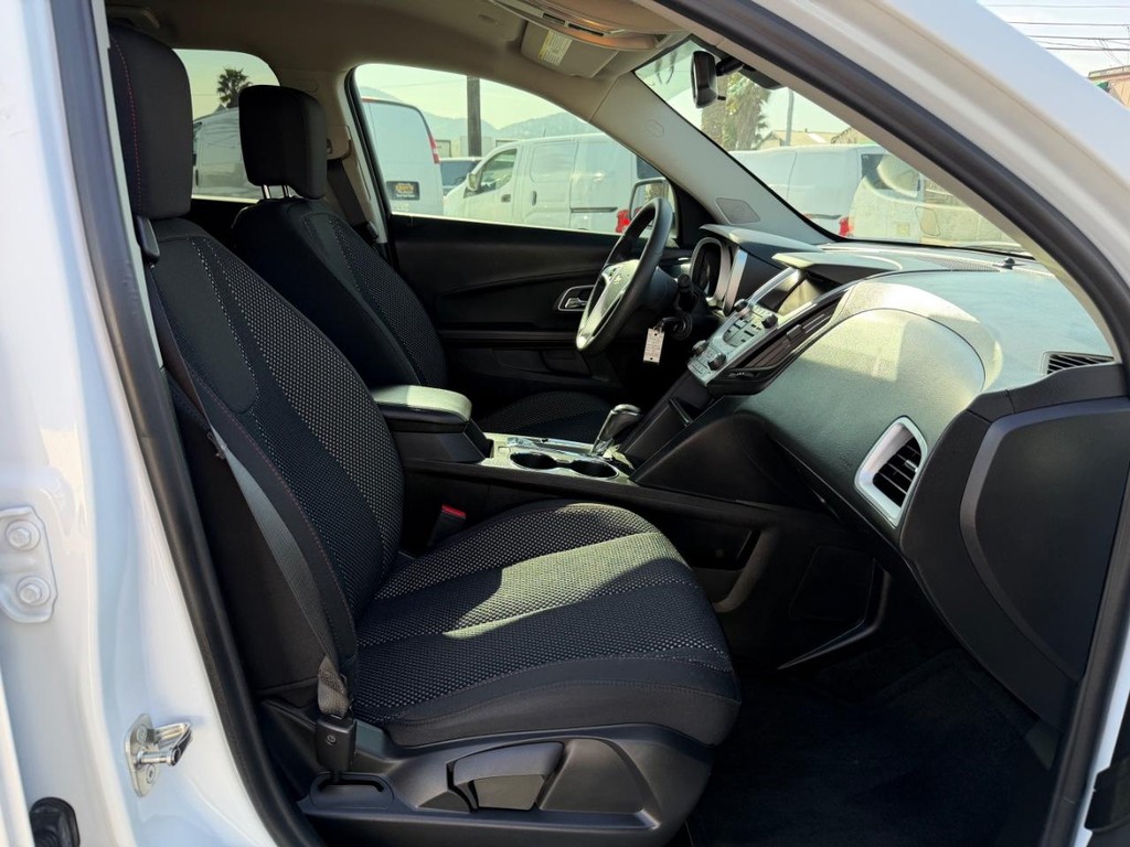 Chevrolet Equinox Vehicle Full-screen Gallery Image 20