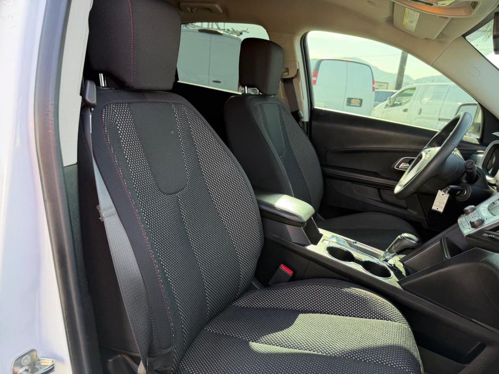 Chevrolet Equinox Vehicle Full-screen Gallery Image 21