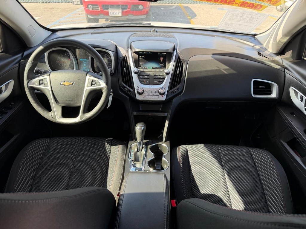 Chevrolet Equinox Vehicle Full-screen Gallery Image 22