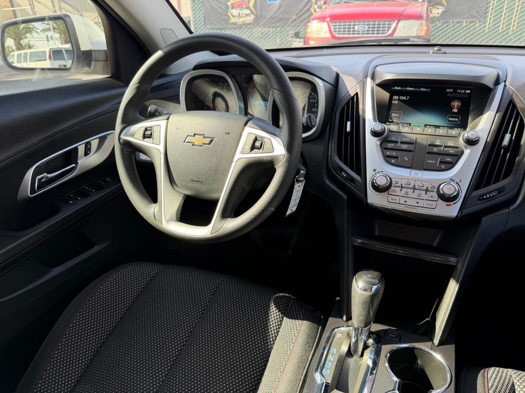 Chevrolet Equinox Vehicle Full-screen Gallery Image 23