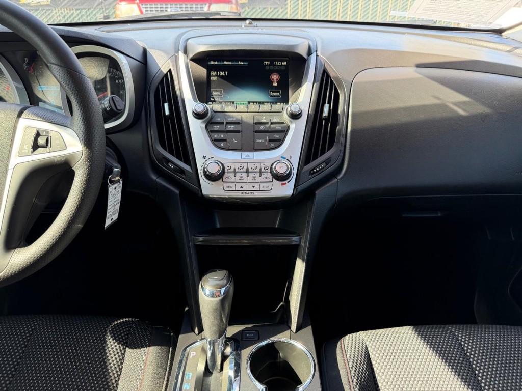 Chevrolet Equinox Vehicle Full-screen Gallery Image 24