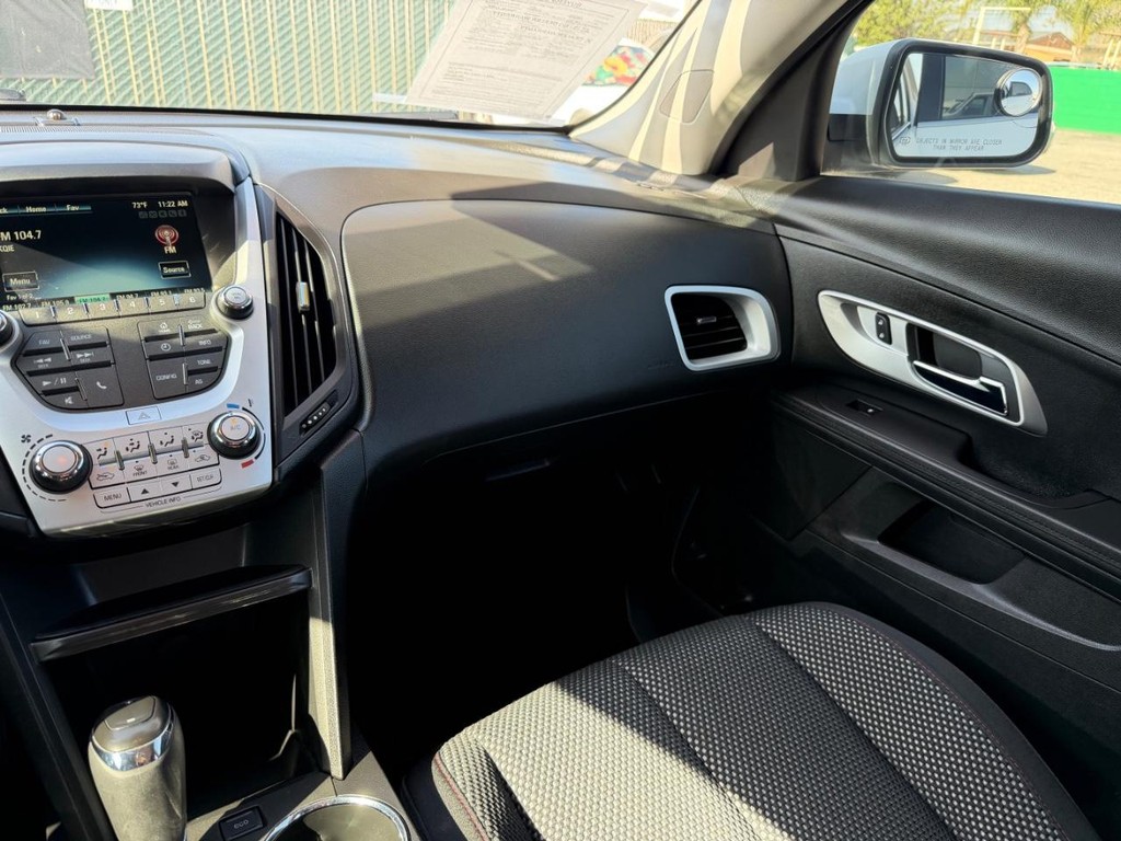 Chevrolet Equinox Vehicle Full-screen Gallery Image 25