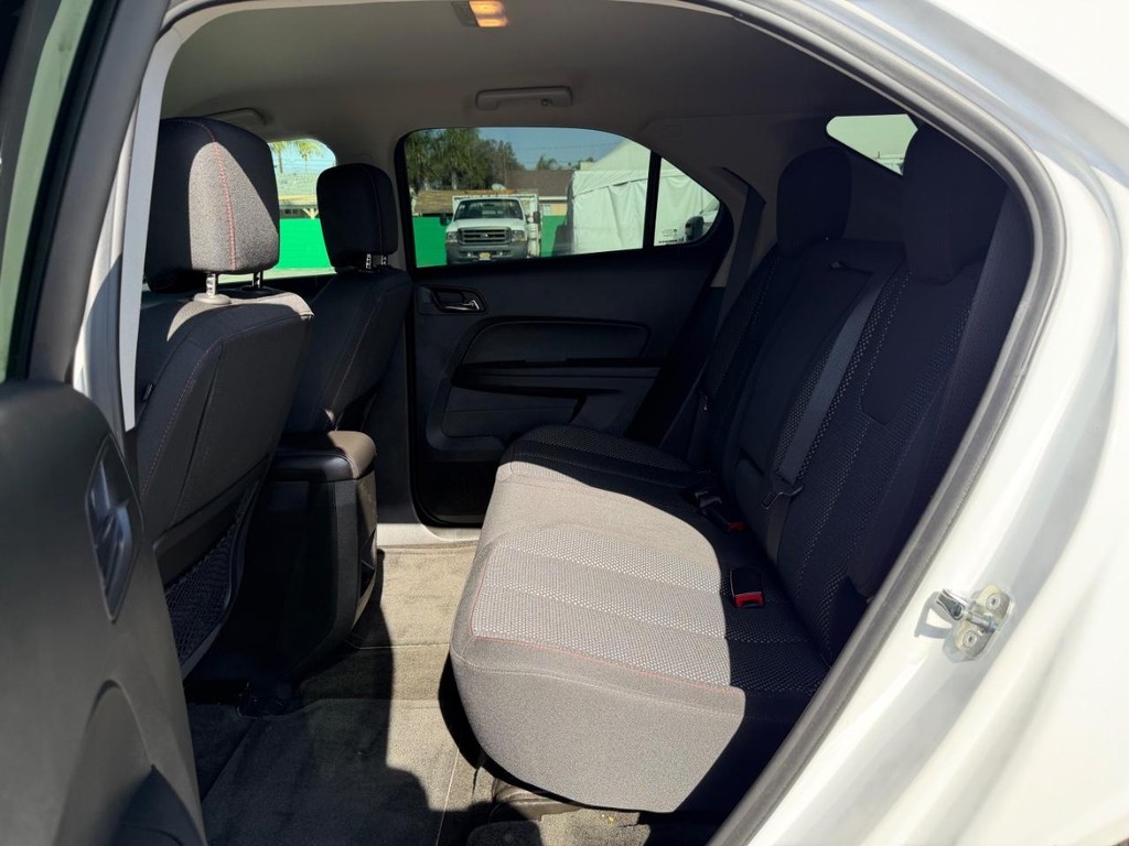 Chevrolet Equinox Vehicle Full-screen Gallery Image 35