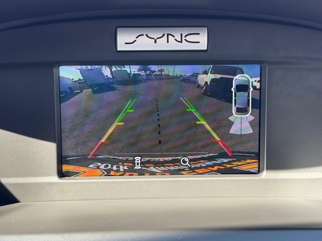 Ford Escape Vehicle Full-screen Gallery Image 40