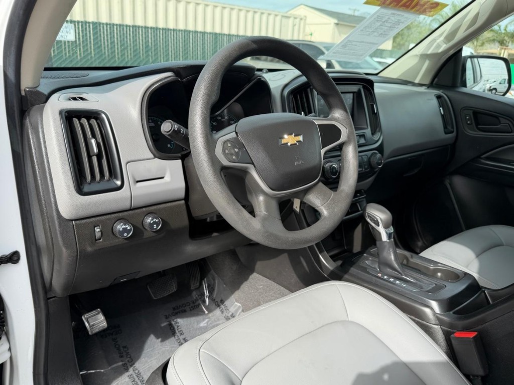 Chevrolet Colorado Vehicle Full-screen Gallery Image 16