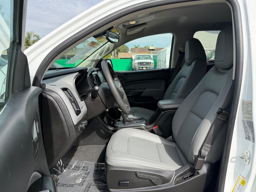 Chevrolet Colorado Vehicle Full-screen Gallery Image 17