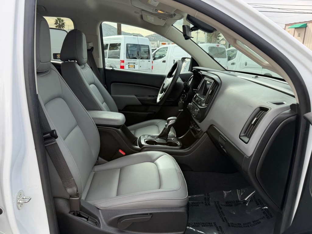 Chevrolet Colorado Vehicle Full-screen Gallery Image 21