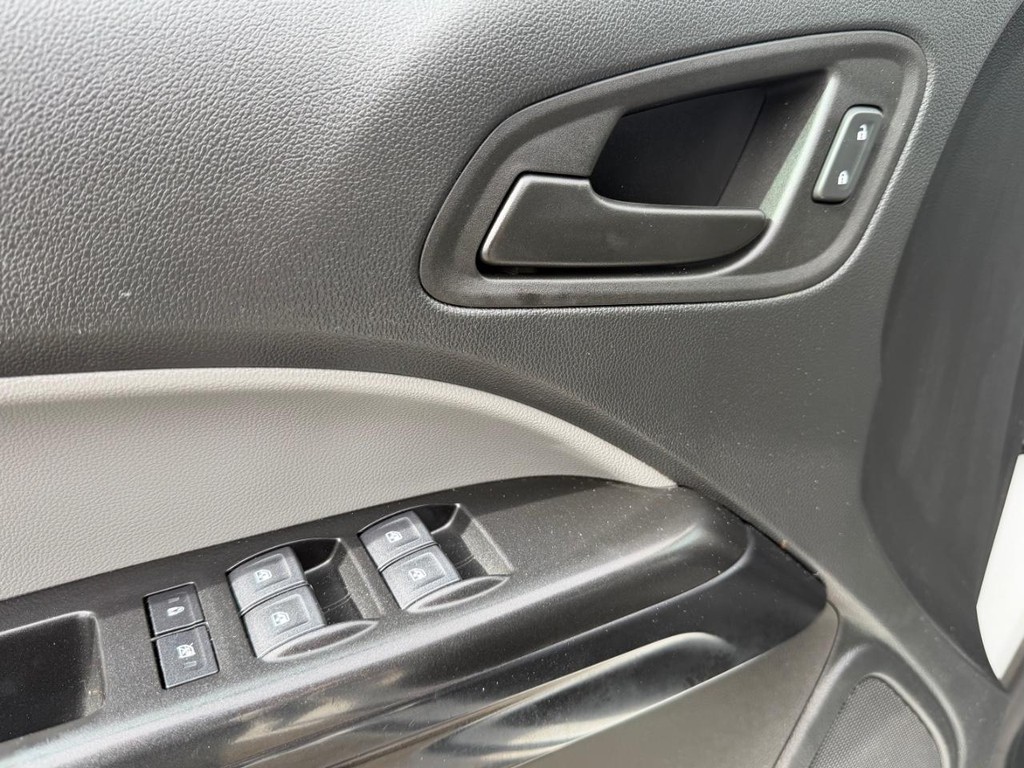 Chevrolet Colorado Vehicle Full-screen Gallery Image 30