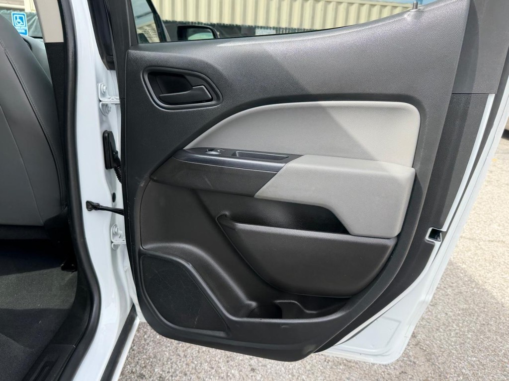 Chevrolet Colorado Vehicle Full-screen Gallery Image 33