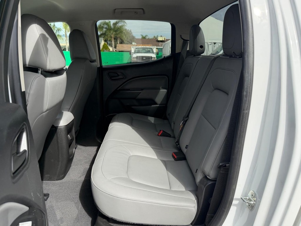 Chevrolet Colorado Vehicle Full-screen Gallery Image 36