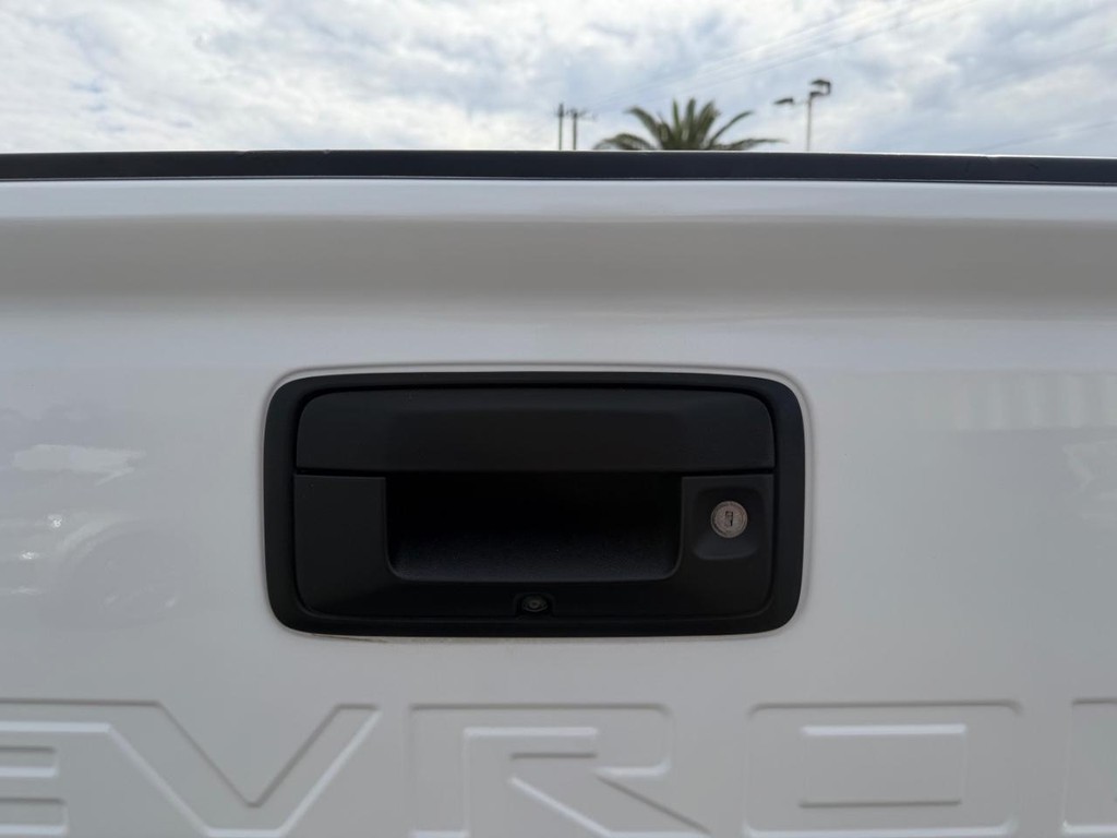 Chevrolet Colorado Vehicle Full-screen Gallery Image 38