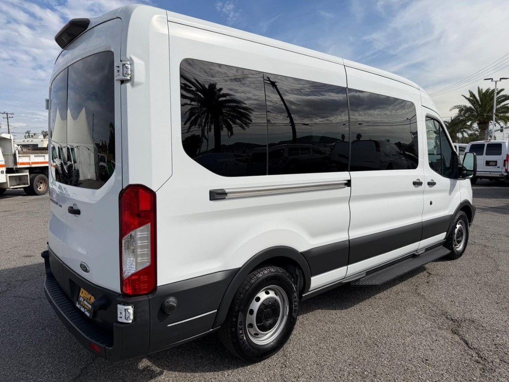 Ford Transit 350 Vehicle Full-screen Gallery Image 06