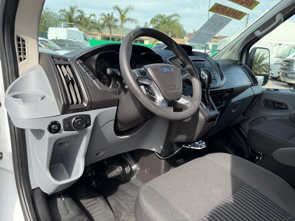 Ford Transit 350 Vehicle Full-screen Gallery Image 16