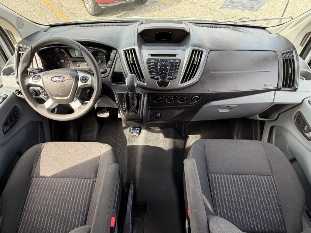 Ford Transit 350 Vehicle Full-screen Gallery Image 23