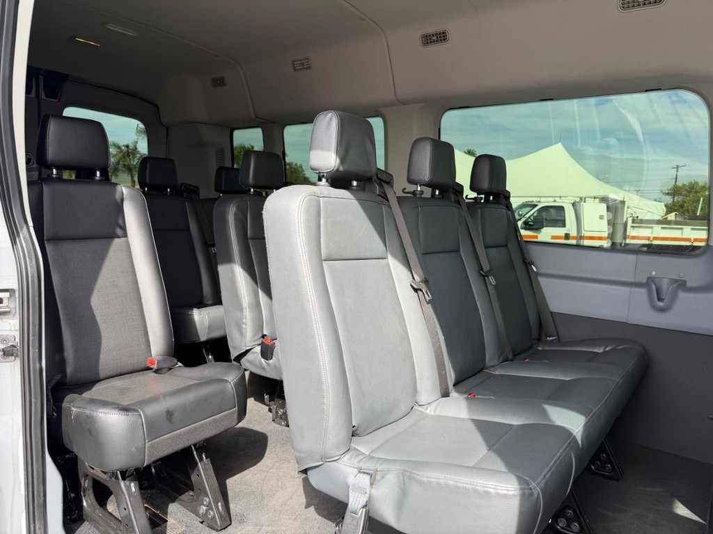 Ford Transit 350 Vehicle Full-screen Gallery Image 35