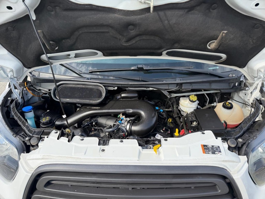 Ford Transit 350 Vehicle Full-screen Gallery Image 47
