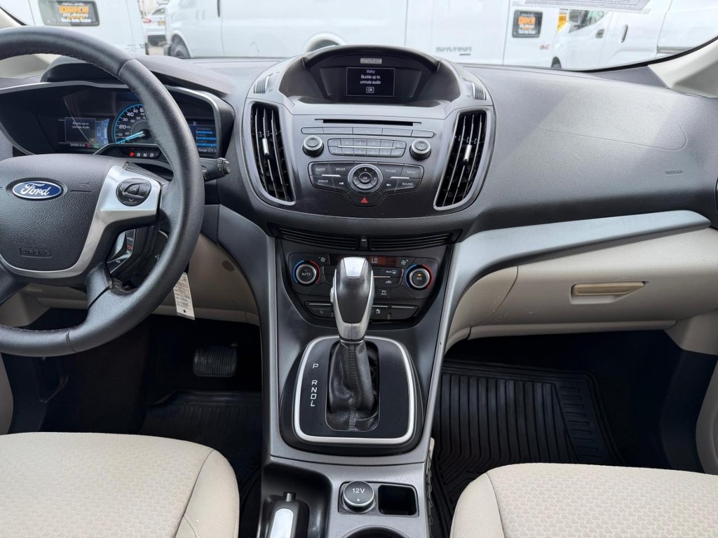 Ford C-MAX Vehicle Full-screen Gallery Image 25