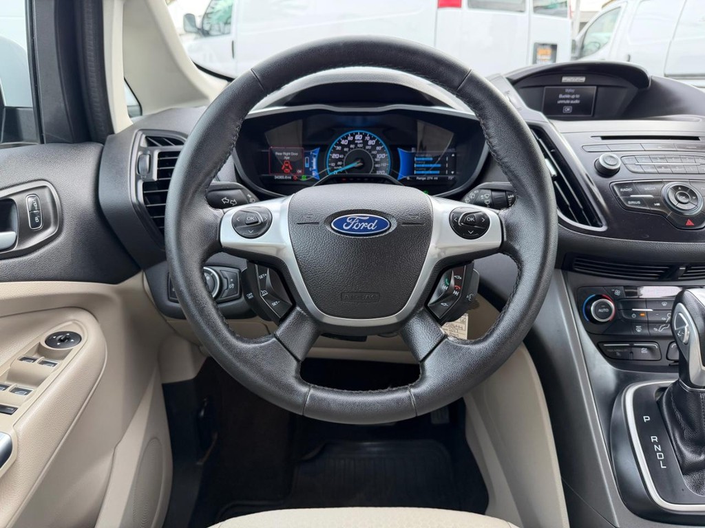 Ford C-MAX Vehicle Full-screen Gallery Image 27