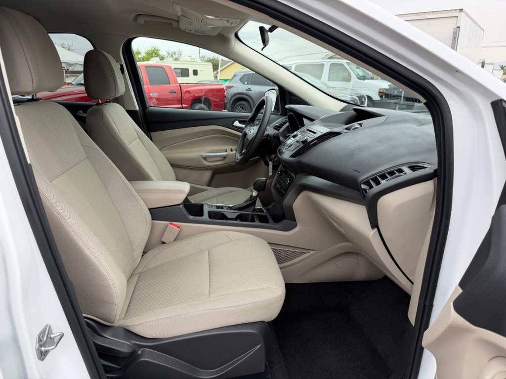 Ford Escape Vehicle Full-screen Gallery Image 20