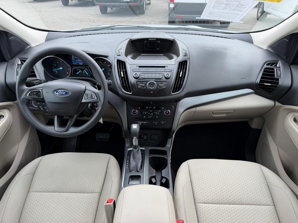 Ford Escape Vehicle Full-screen Gallery Image 22