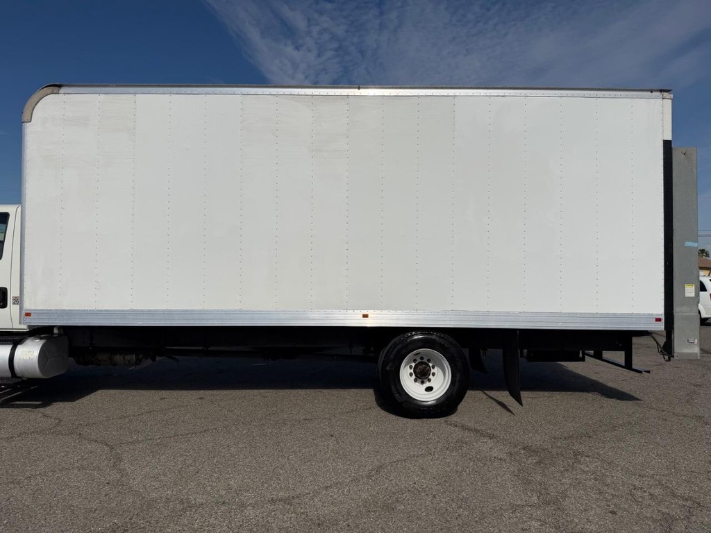 International DuraStar 4300 Vehicle Full-screen Gallery Image 14