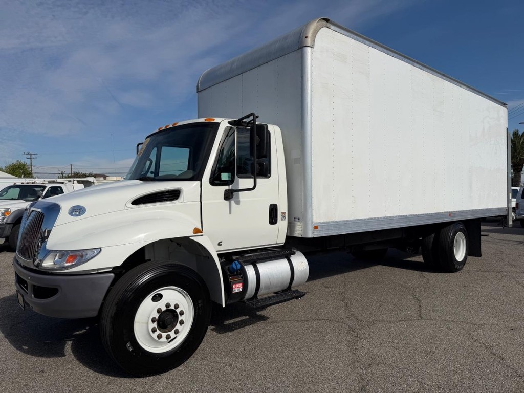 International DuraStar 4300 Vehicle Full-screen Gallery Image 15