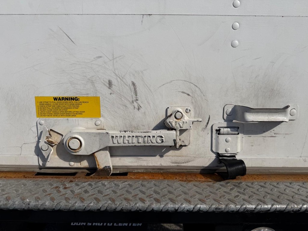 International DuraStar 4300 Vehicle Full-screen Gallery Image 18