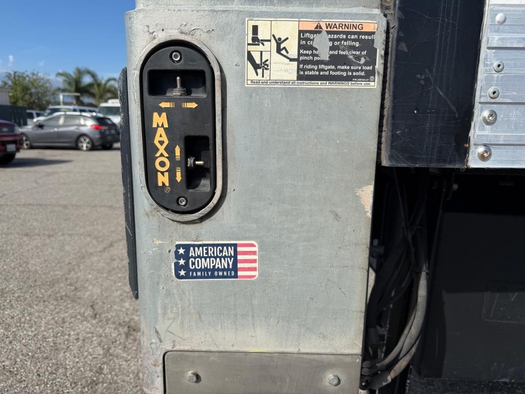 International DuraStar 4300 Vehicle Full-screen Gallery Image 26