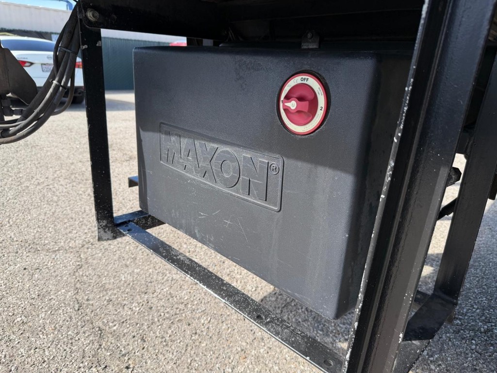 International DuraStar 4300 Vehicle Full-screen Gallery Image 28