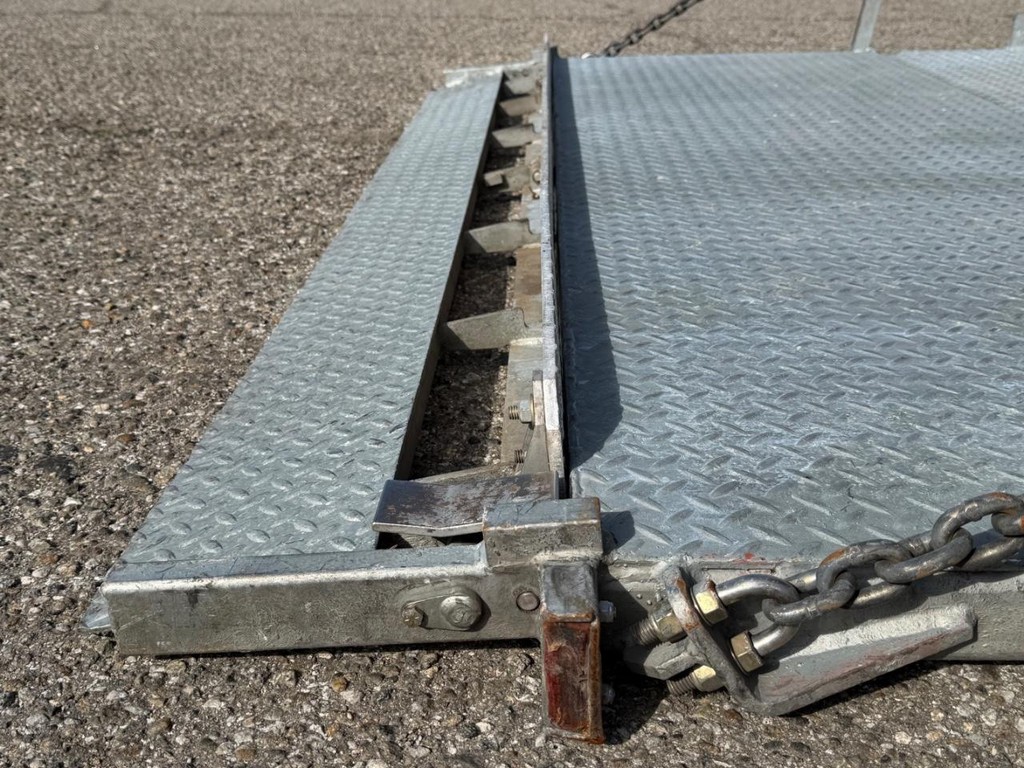 International DuraStar 4300 Vehicle Full-screen Gallery Image 33