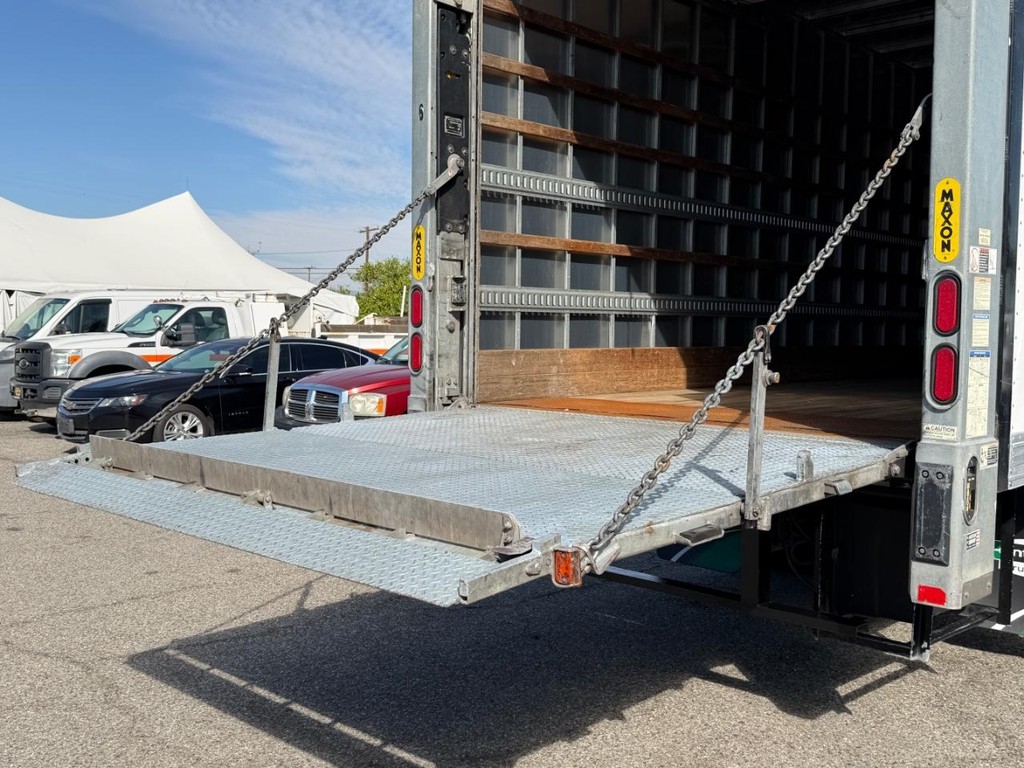 International DuraStar 4300 Vehicle Full-screen Gallery Image 34