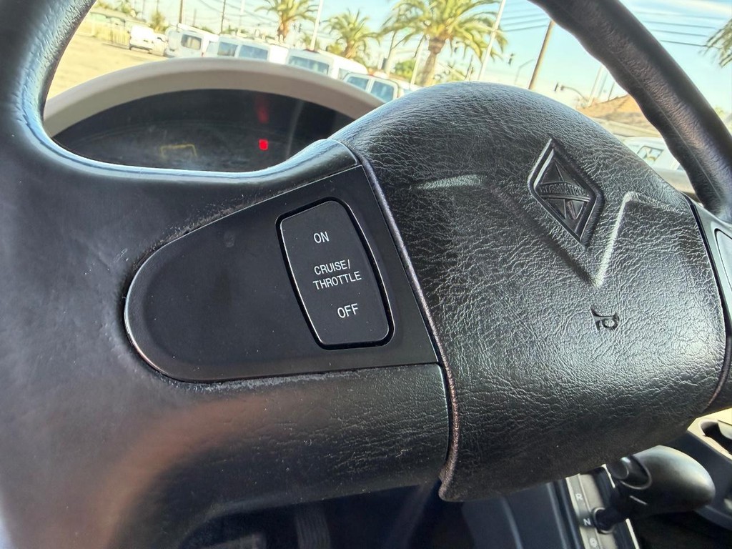 International DuraStar 4300 Vehicle Full-screen Gallery Image 50