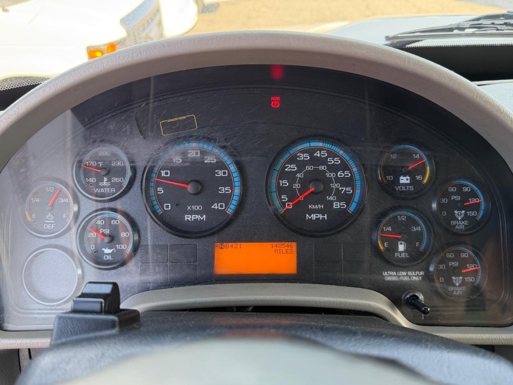 International DuraStar 4300 Vehicle Full-screen Gallery Image 52