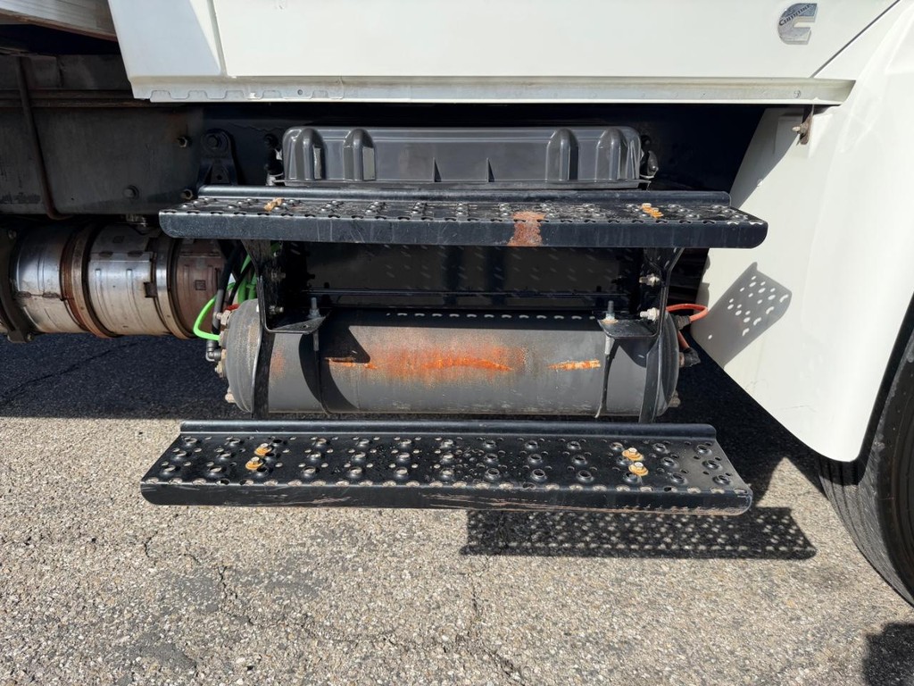 International DuraStar 4300 Vehicle Full-screen Gallery Image 60