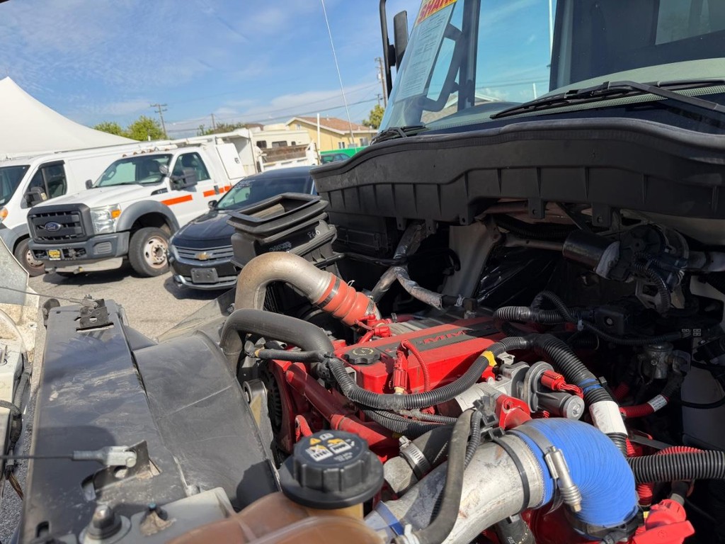 International DuraStar 4300 Vehicle Full-screen Gallery Image 66