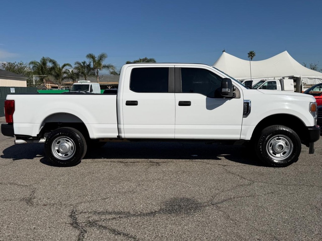 Ford F-250 Vehicle Full-screen Gallery Image 05