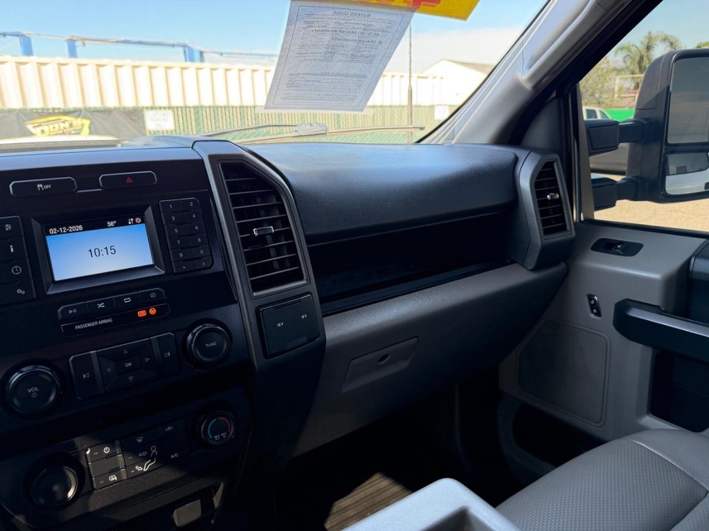 Ford F-250 Vehicle Full-screen Gallery Image 26