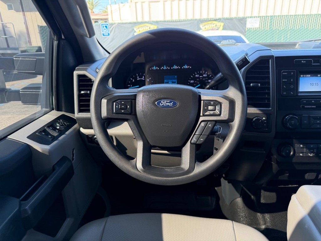 Ford F-250 Vehicle Full-screen Gallery Image 27