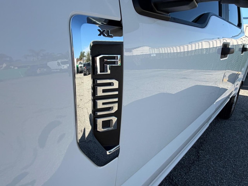 Ford F-250 Vehicle Full-screen Gallery Image 41