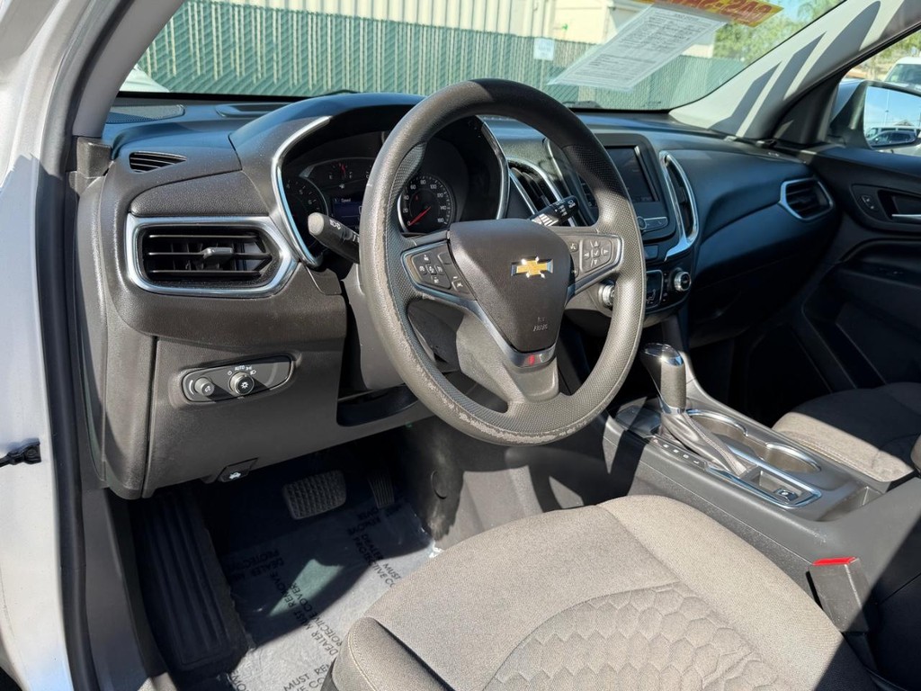 Chevrolet Equinox Vehicle Full-screen Gallery Image 16