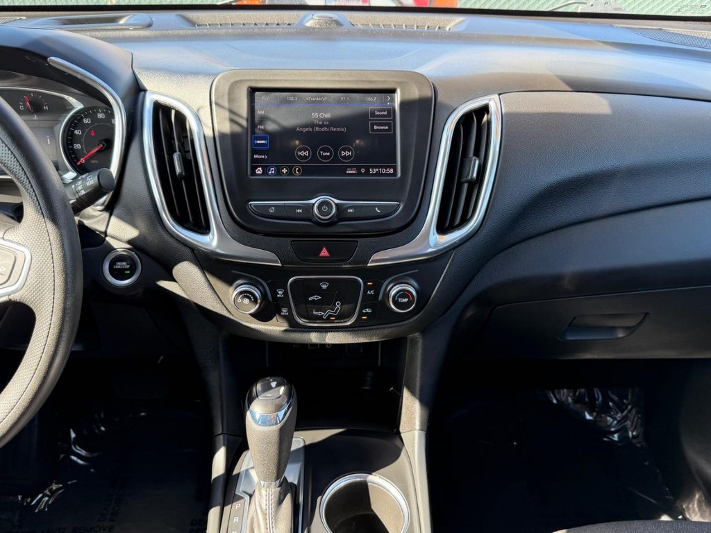 Chevrolet Equinox Vehicle Full-screen Gallery Image 25