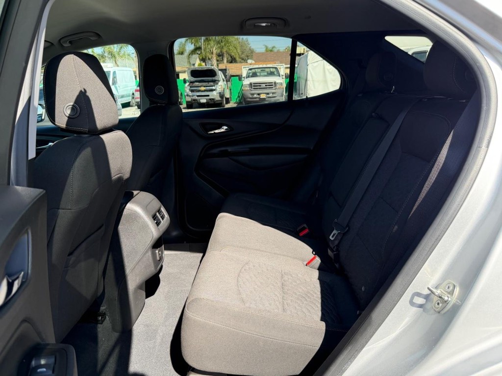 Chevrolet Equinox Vehicle Full-screen Gallery Image 39