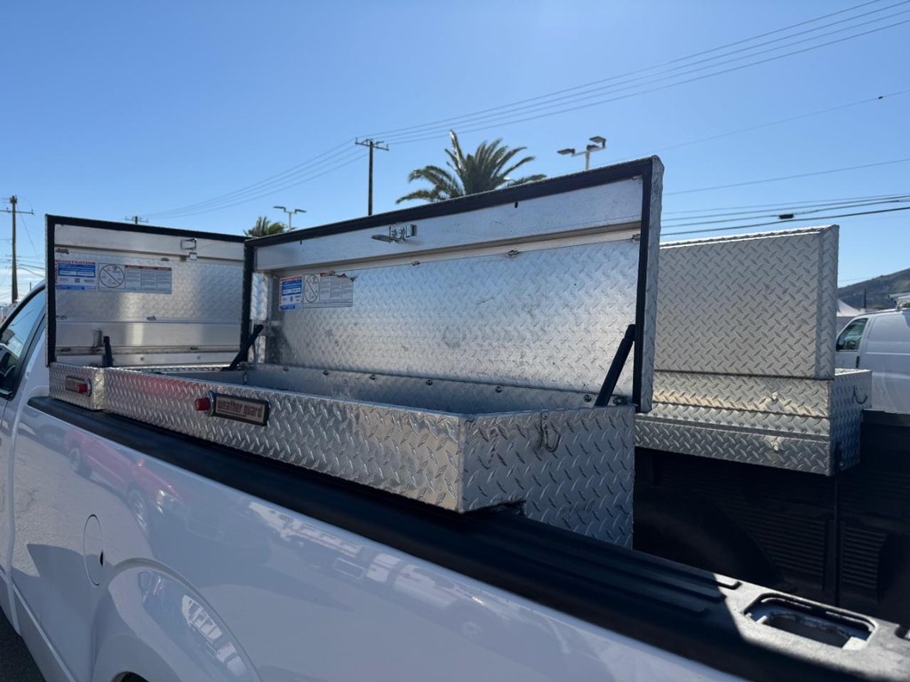 Ford F-150 Vehicle Full-screen Gallery Image 30