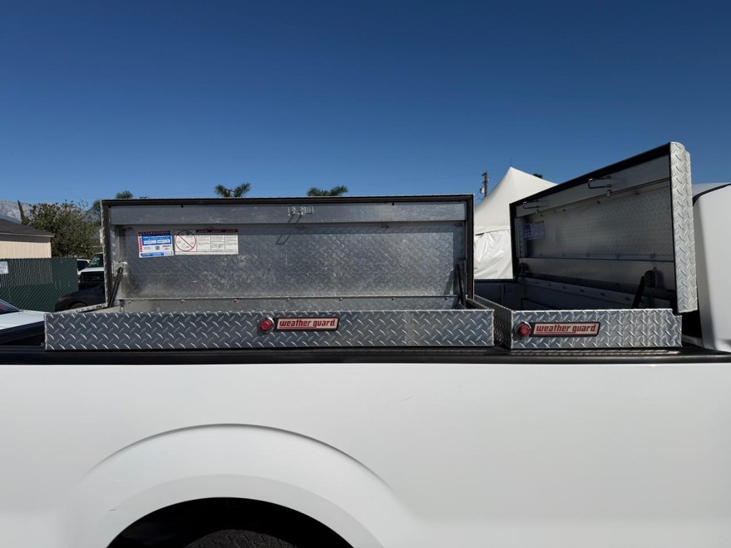 Ford F-150 Vehicle Full-screen Gallery Image 31