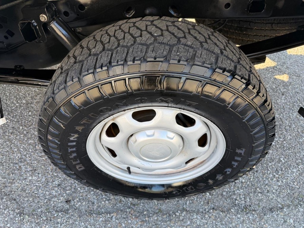 Ford F-150 Vehicle Full-screen Gallery Image 33