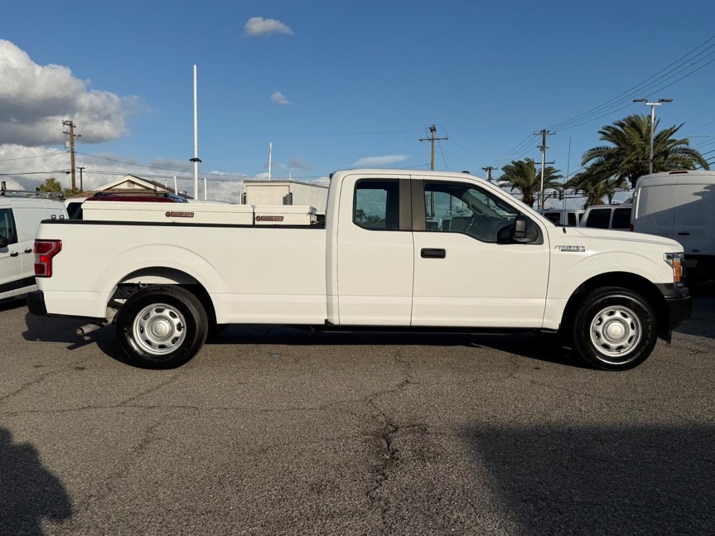 Ford F-150 Vehicle Full-screen Gallery Image 05